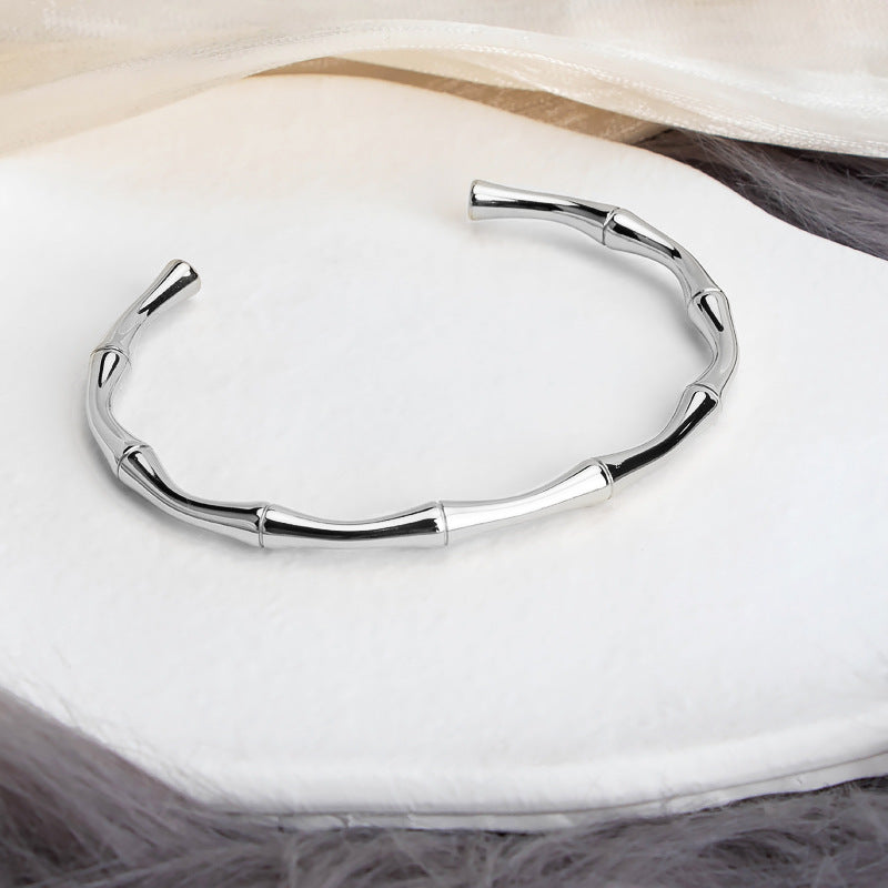 Damen eleganter Armreifen im modernen Bambusdesign Shop Nory