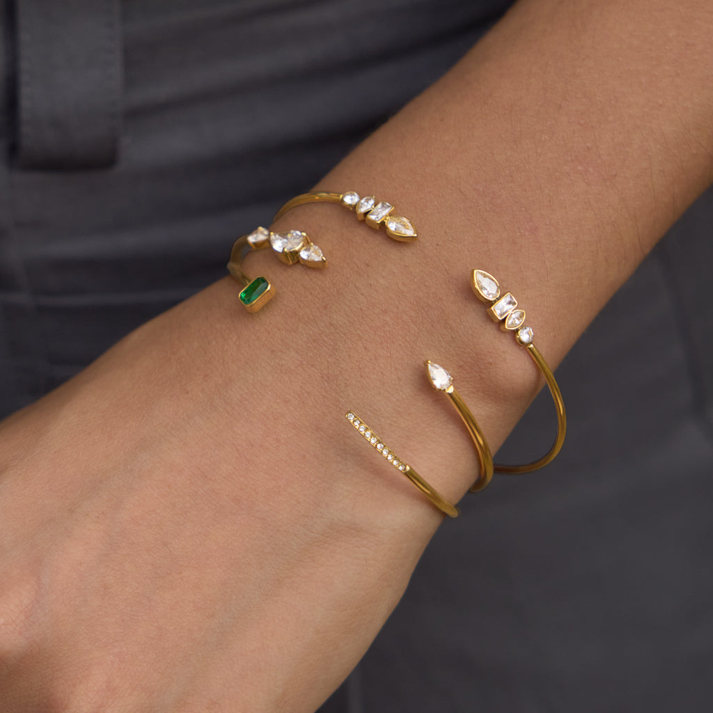 Damen Offenes Armband mit funkelnden Kristallen und hypoallergener Edelstahlverarbeitung Shop Nory