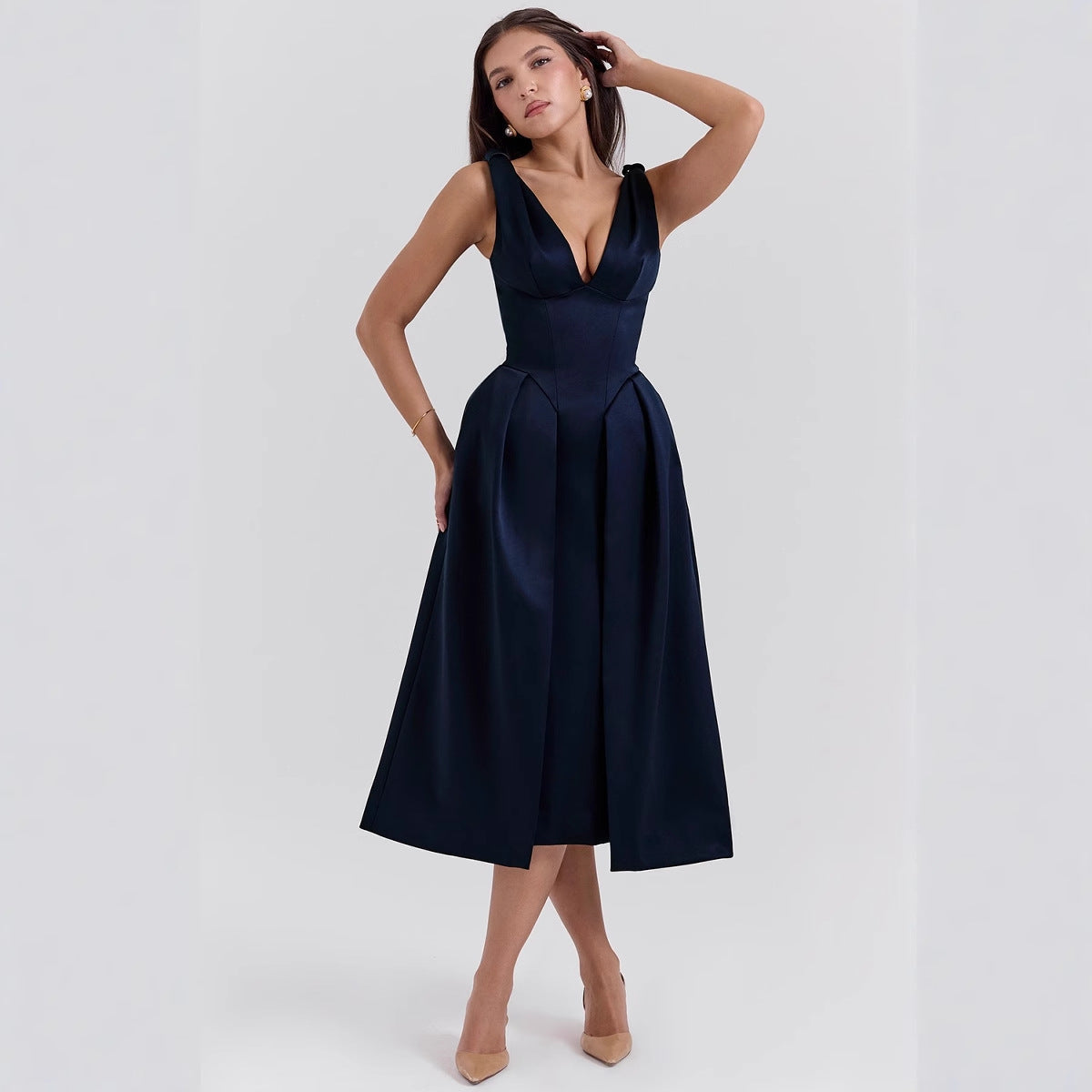 Damen Maxikleid mit elegantem V-Ausschnitt und strukturiertem Rock Shopnory