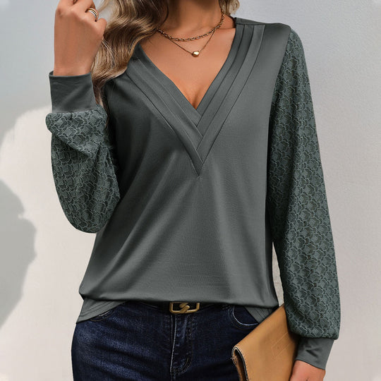 Damen V-Ausschnitt-Longsleeve mit satinähnischem Jersey und halbtransparenten Spitzenärmeln Shop Nory