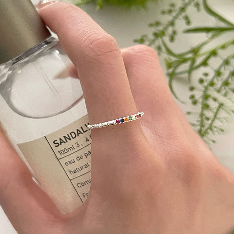 Frauen Zierlicher Ring mit bunten Steinakzenten Shop Nory