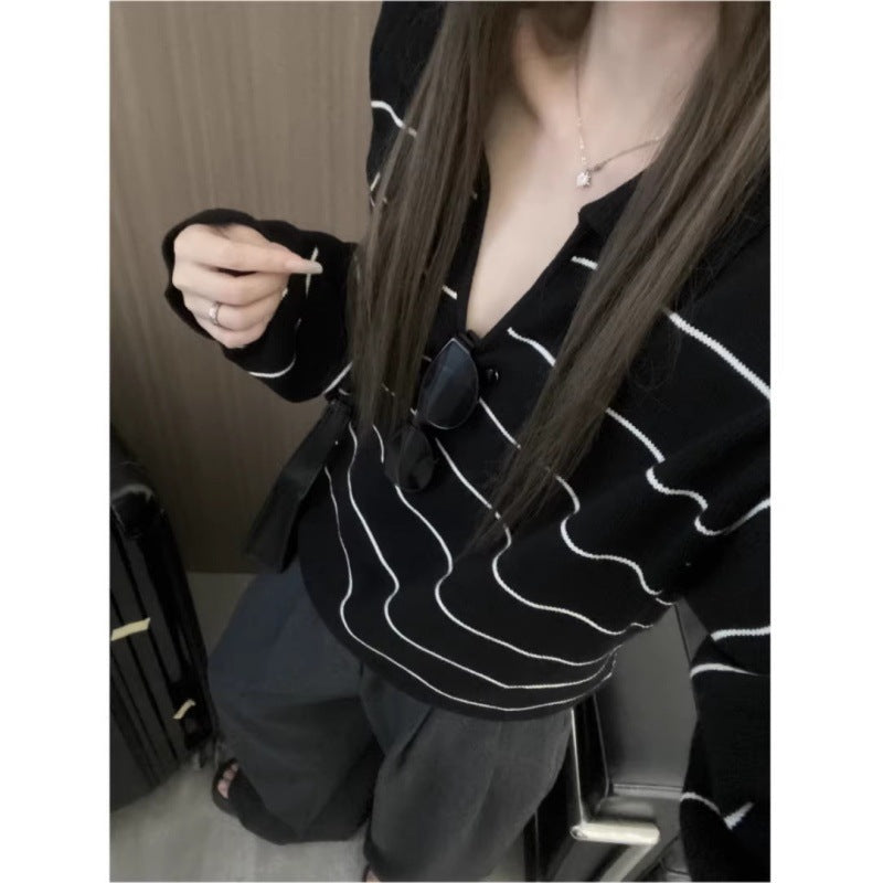 Damen Lässiger Oversize‑Strickpullover mit Polokragen und feiner Querstreifenoptik Shop Nory