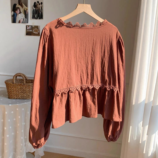 Damen Kurzbluse im Empire‑Schnitt mit V‑Ausschnitt, Spitzenbesatz und Bindeschleife Shop Nory