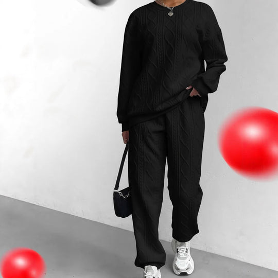 Damen gestricktes Cable-Lounge-Set mit weichem Rundhalspullover und hochgeschnittener weiter Hose Shop Nory