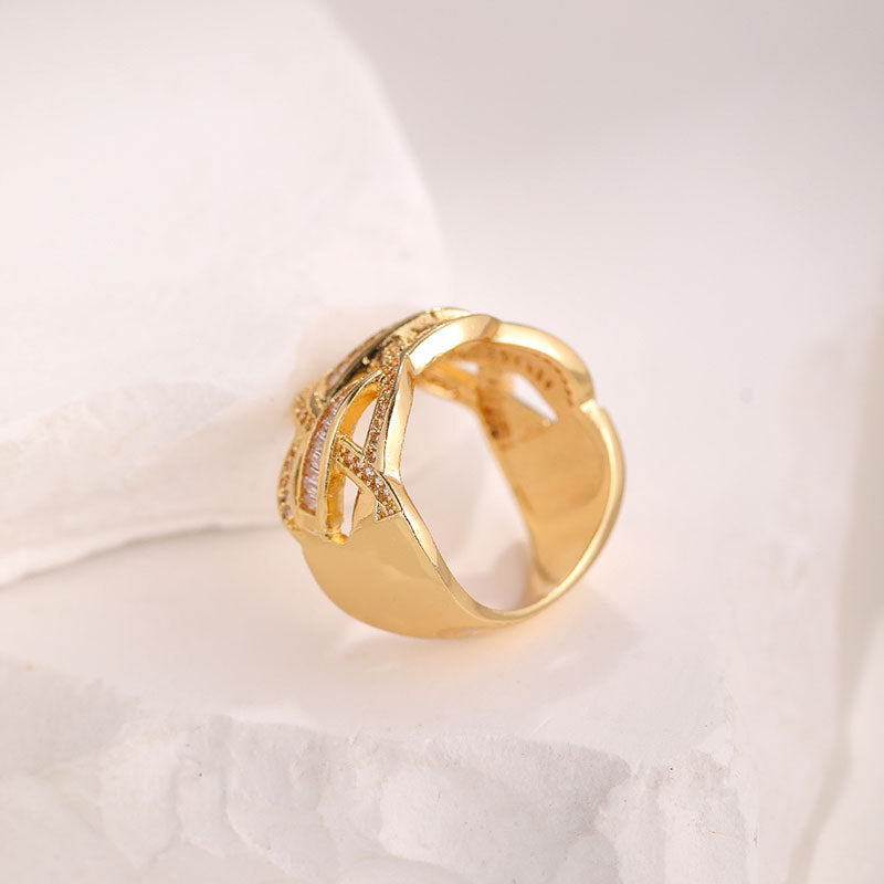 Damen eleganter und kunstvoll gestalteter Ring mit funkelnden Zirkoniasteinen Shop Nory
