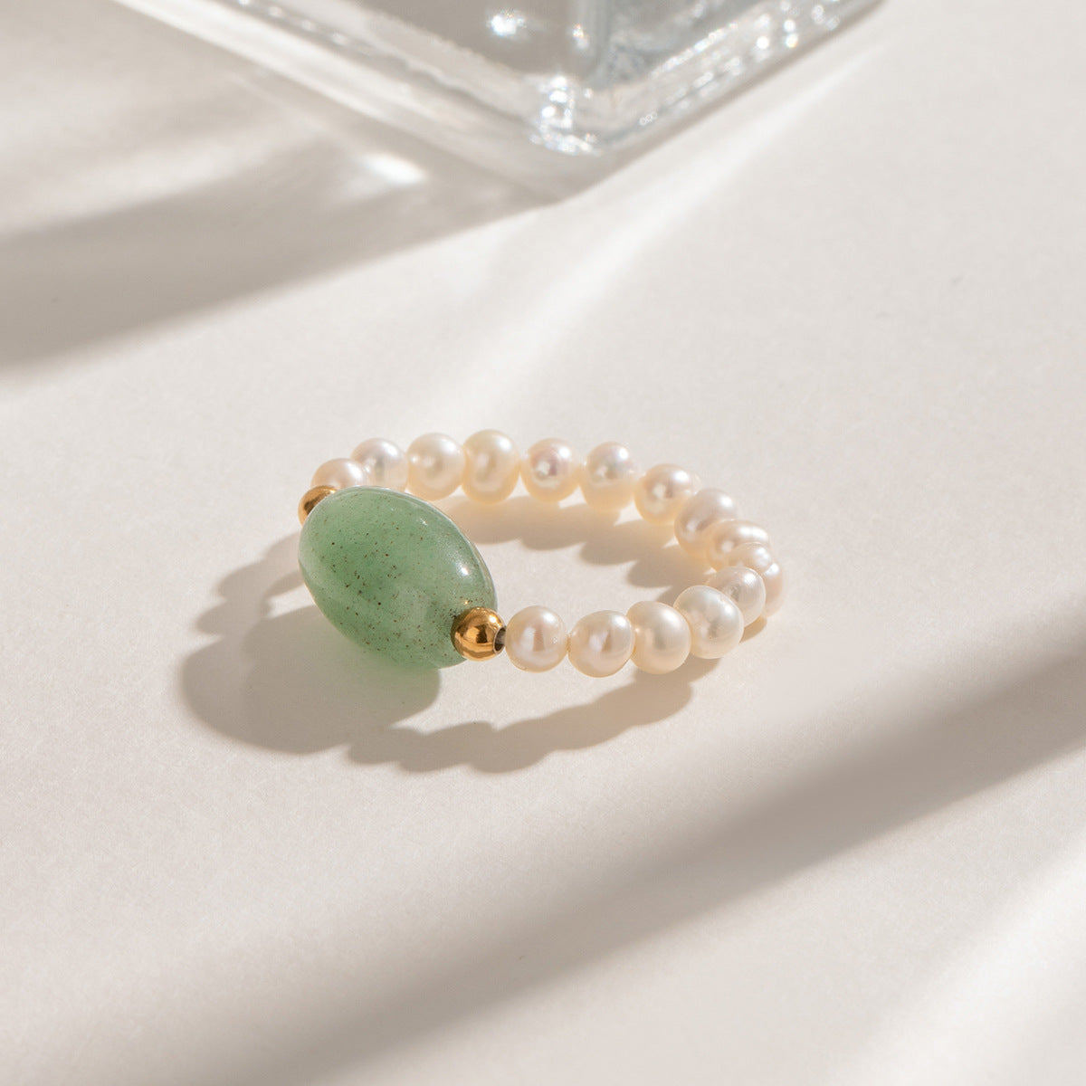 Damen elastisches Armband mit Perlen und grünem Jade-Element Shop Nory