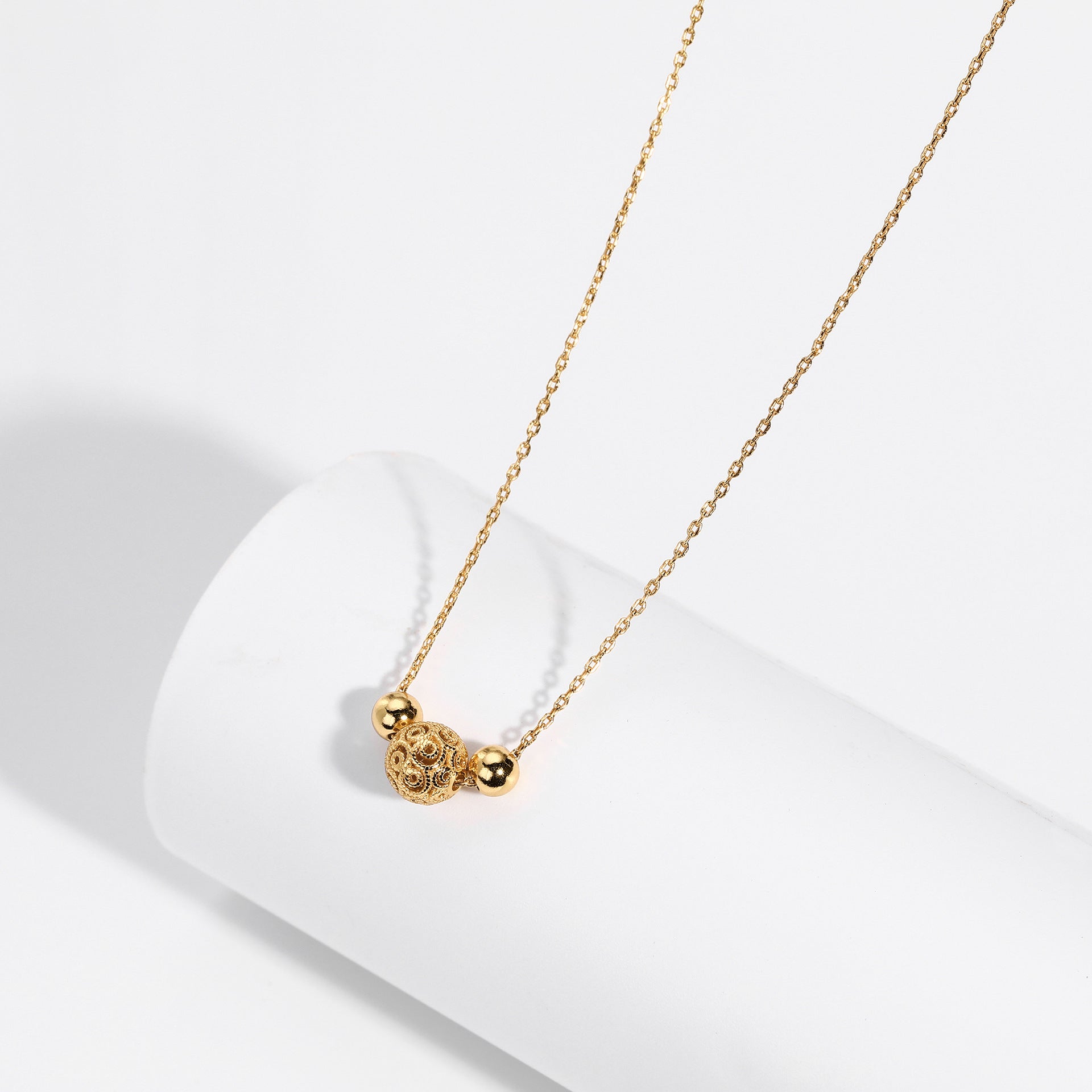 Damen Halskette mit filigranem Anhänger und verstellbarem Kettendesign Shop Nory