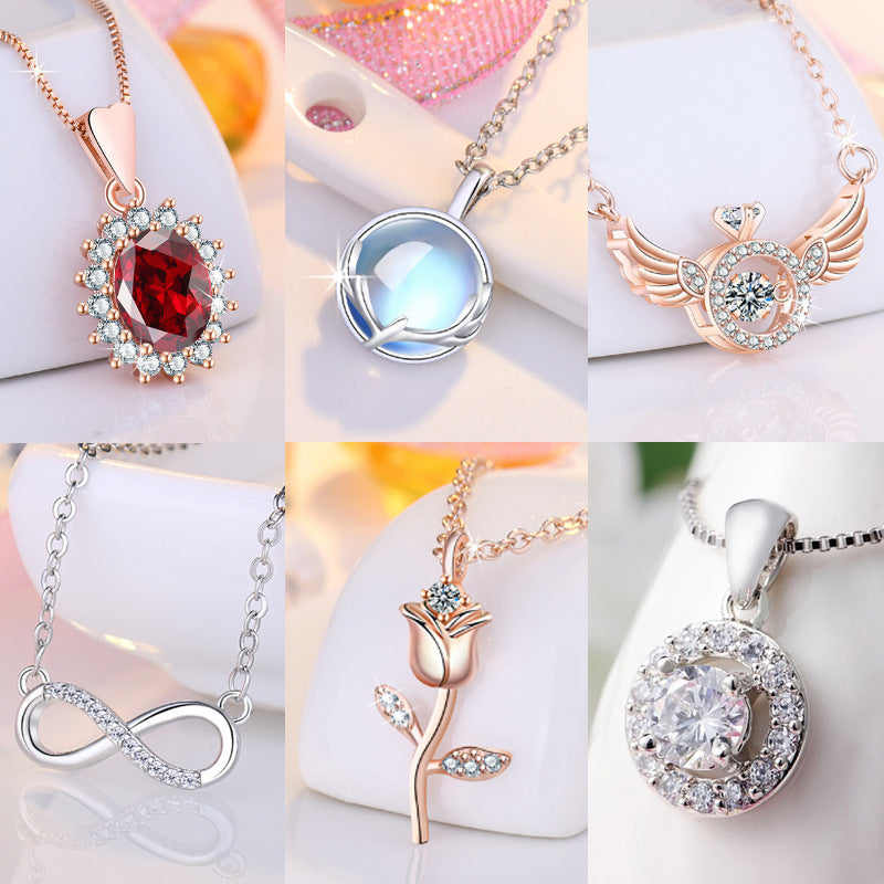 Damen Halskette mit elegantem Rosenanhänger und funkelnden Zirkonia Shop Nory