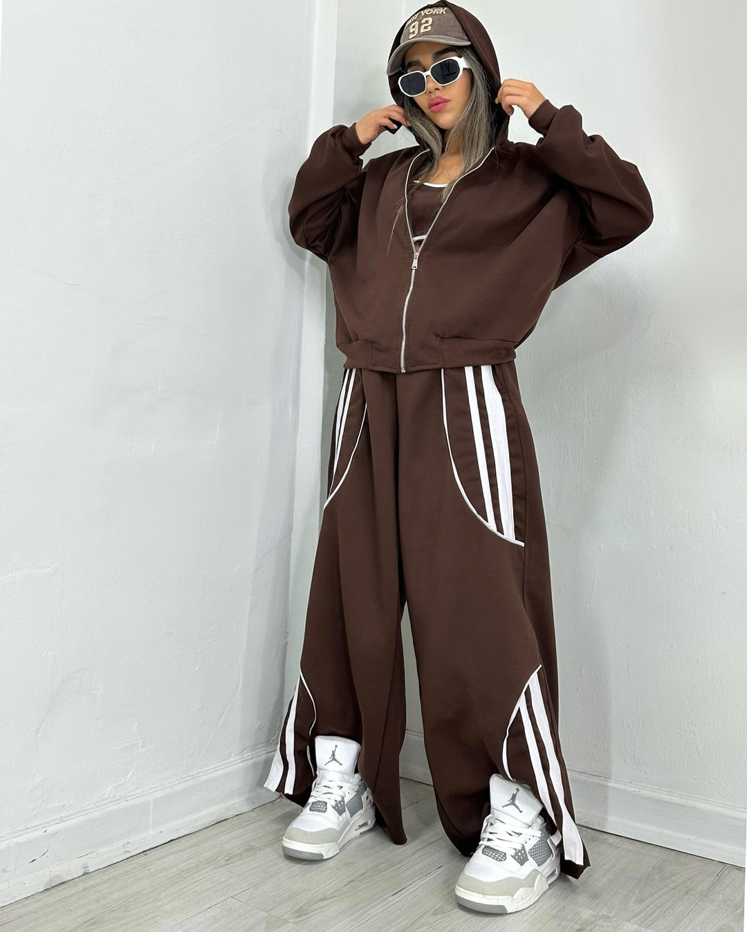 Damen Oversize Kapuzen-Sweatjacke mit Reißverschluss und weitem Trackpant-Set Shop Nory