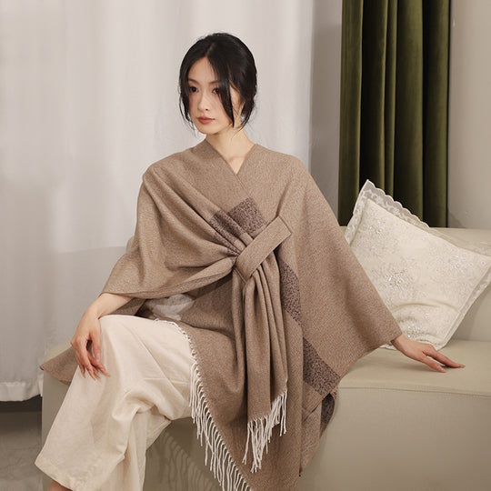 Damen Gewebter Wollmix-Ruana mit Diagonalstreifen und Fransen Shop Nory