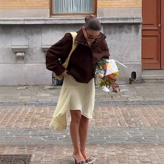 Damen Kurz geschnittener Veloursleder-Blouson mit hohem Stehkragen, kastiger Oversize‑Silhouette und verdecktem Reißverschluss Shop Nory