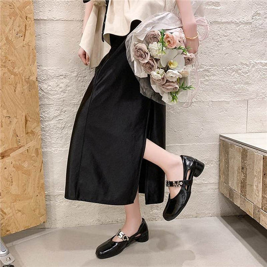 Damen Mary-Jane-Ballerinas mit dekorativem Schmuckriemen, gerundetem Zehenbereich und niedrigem Blockabsatz Shop Nory