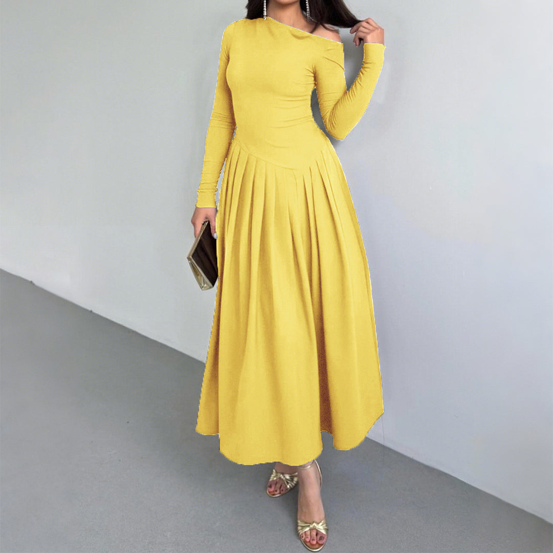 Damen nan asymmetrisches Maxikleid mit plissiertem Rock und figurbetontem Oberteil Shop Nory