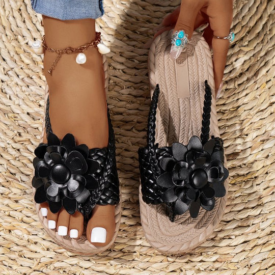 Damen Geflochtene Zehentrenner‑Sandalen mit XXL‑Blütenapplikation und gepolstertem Komfortfußbett Shop Nory