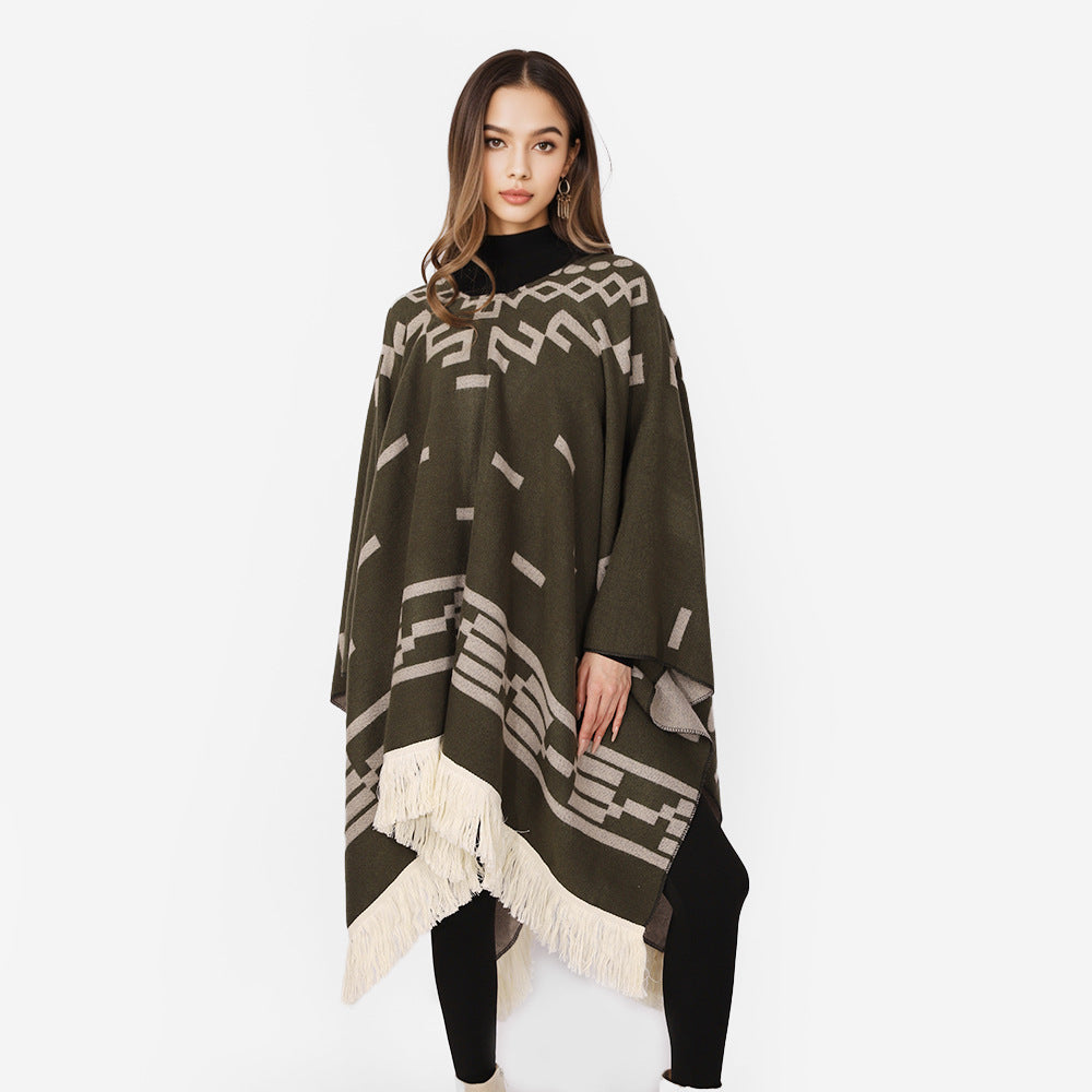 Damen Oversize Poncho im Boho‑Stil mit V‑Ausschnitt, Jacquard‑Muster und langen Fransen Shop Nory