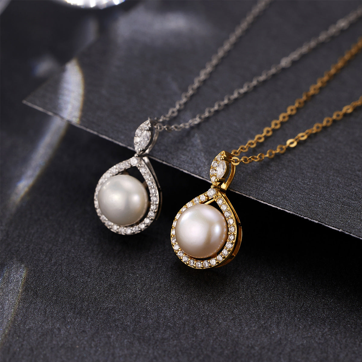 Damen filigrane Halskette mit elegantem Perlenanhänger und funkelnden Zirkonia Shop Nory