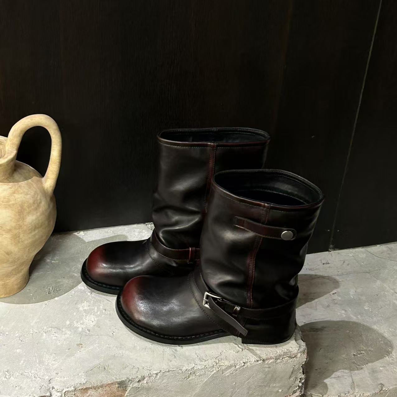Damen Lederstiefel mit modischen Schnallenverzierungen Shopnory