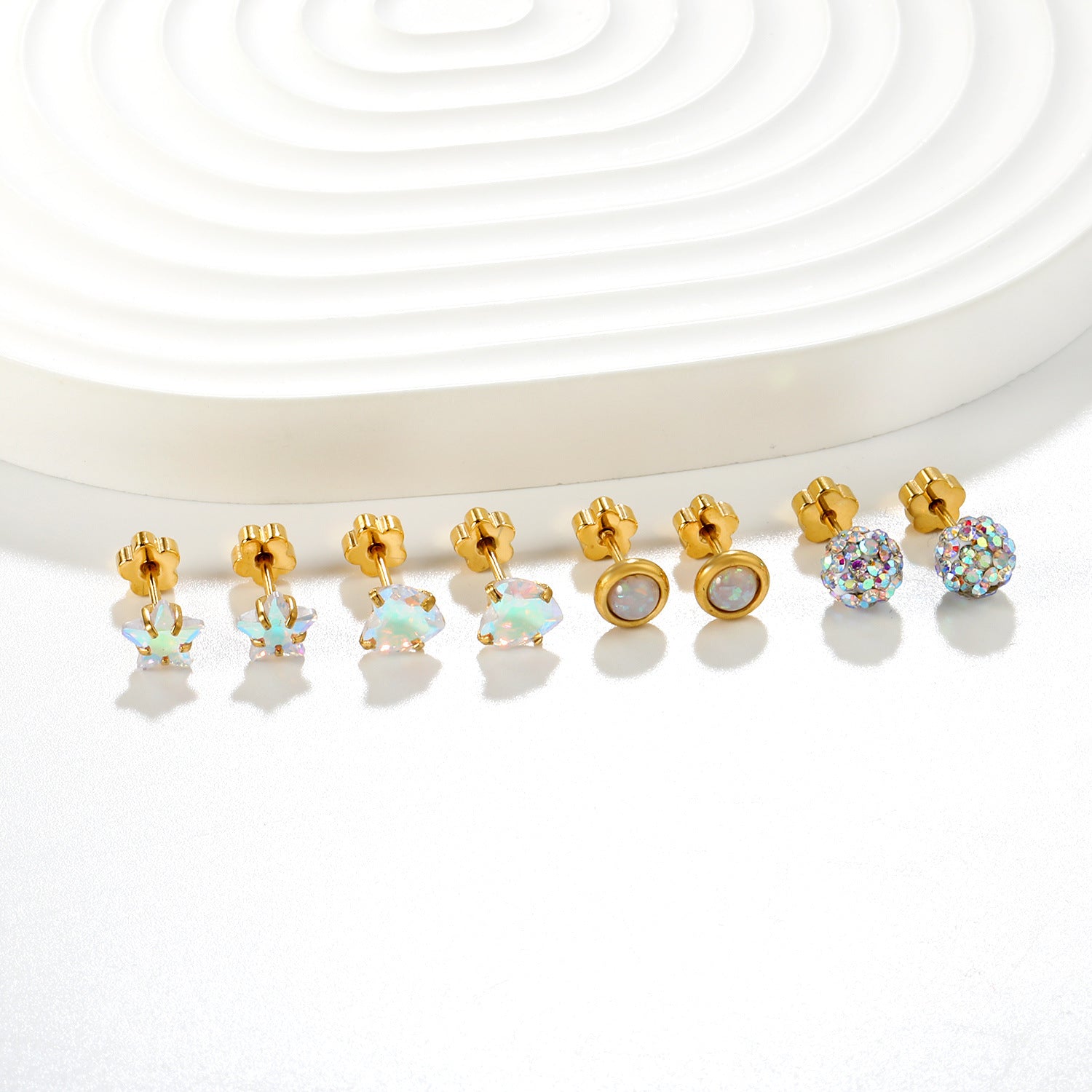 Damen Ohrstecker-Set mit funkelnden Kristallen und Herz-Design Shop Nory