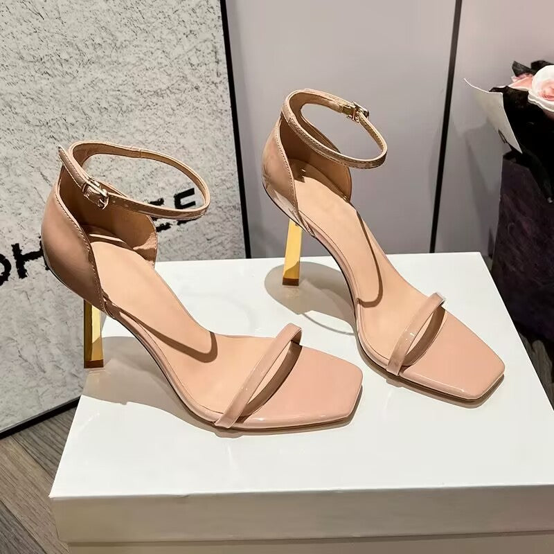Damen Riemchen‑Sandalette mit quadratischer Zehenpartie und filigratem Metallstiletto Shop Nory
