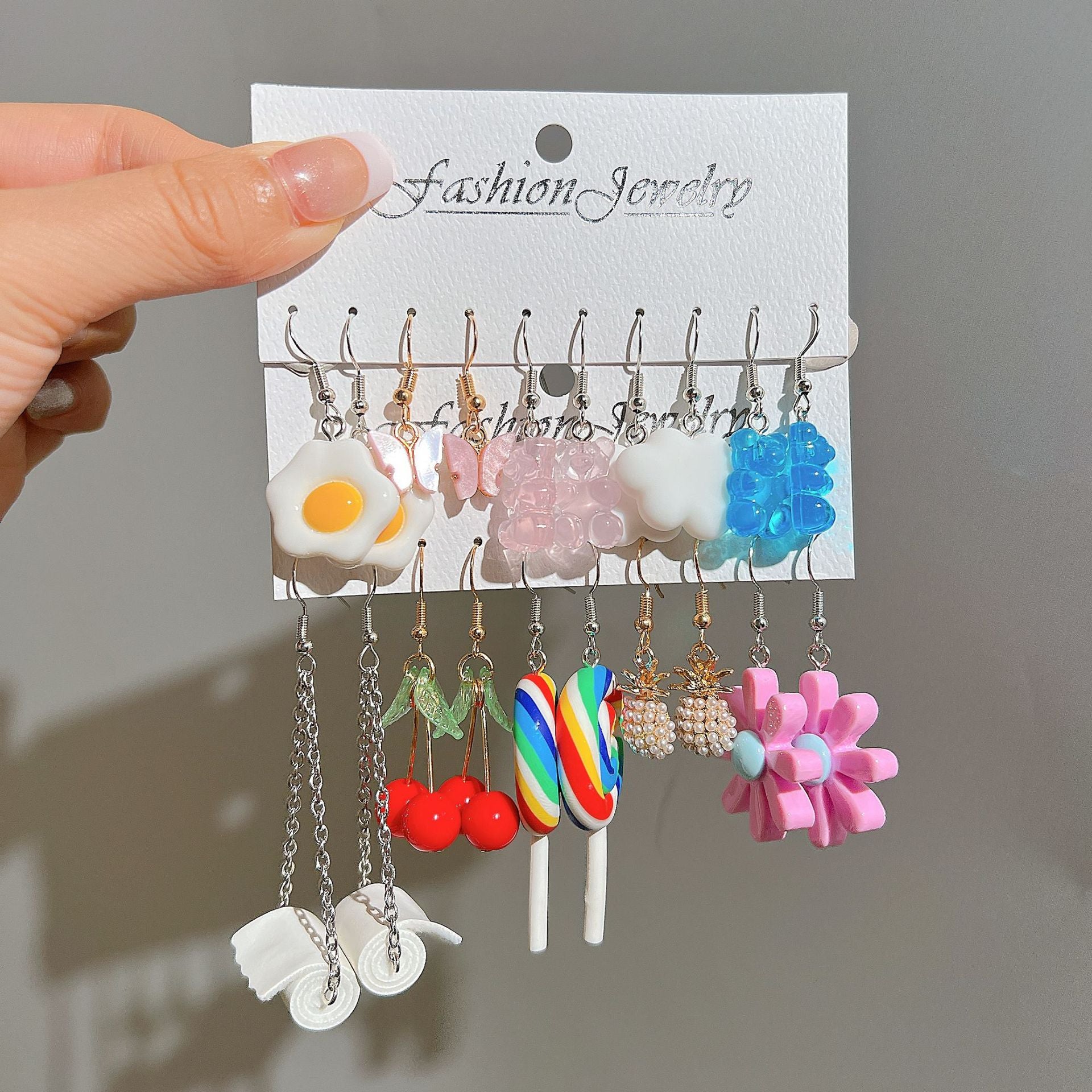 Damen Ohrringe mit verspielten Erdbeer- und Wolkenmotiven Shop Nory