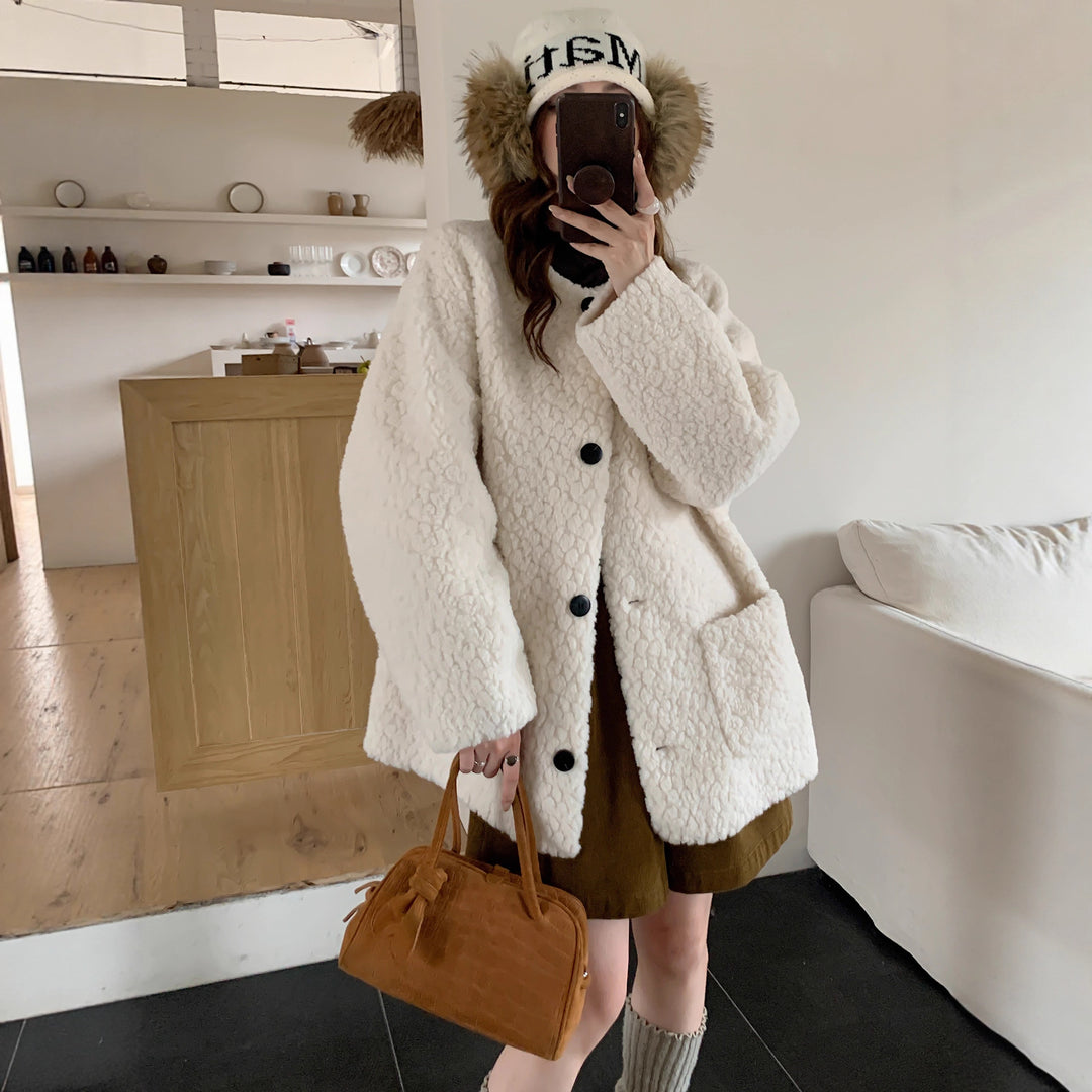 Damen Oversized Teddy‑Mantel mit Rundhals, großer Knopfleiste und aufgesetzten Taschen Shop Nory