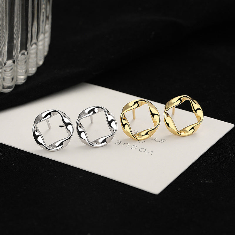 Damen Ohrstecker mit modernem, geschwungenem Design Shop Nory