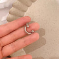 Damen Ring mit modernem, skulpturalem Design und eleganten Akzenten Shop Nory