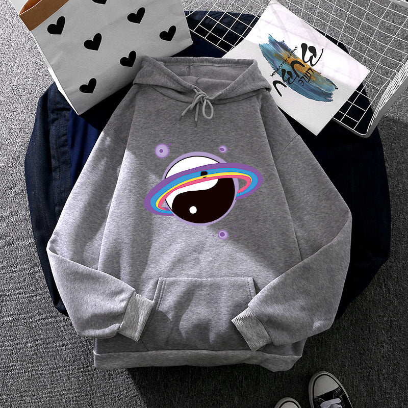 Damen nan Oversized Kapuzenpullover aus Baumwollmischung mit Planeten-Yin‑Yang-Grafik und Kängurutasche Shop Nory