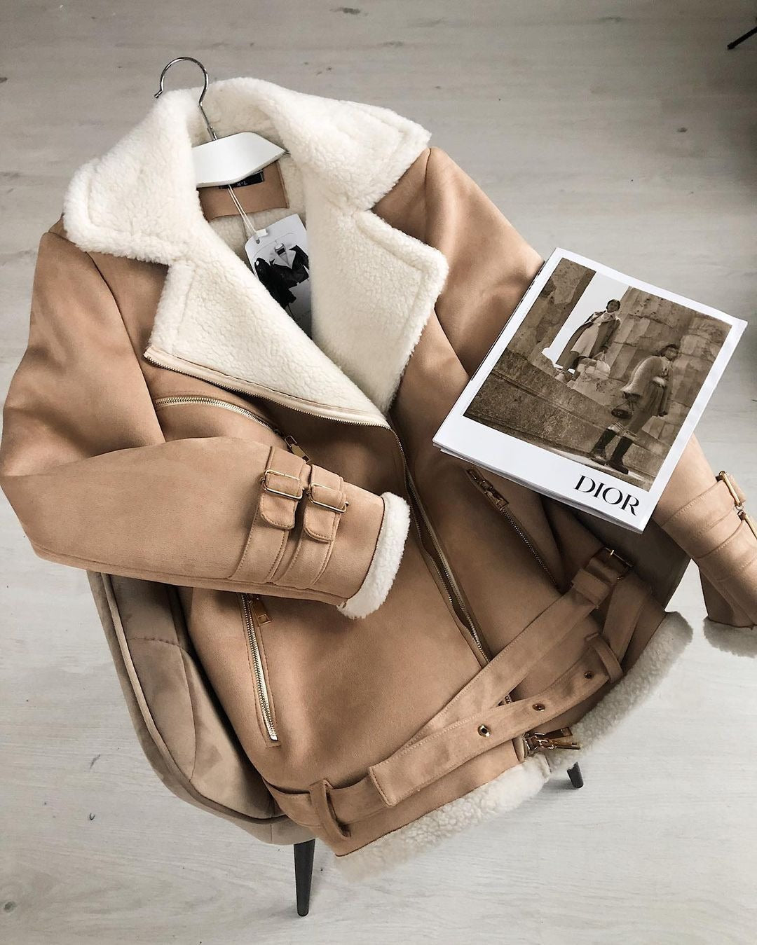 Damen Oversized Kunstleder-Fliegerjacke mit Teddyfell-Futter und Schnallen Shop Nory