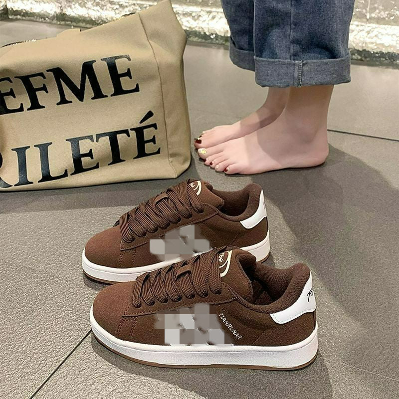 Damen niedriger Sneaker mit Gummisohle und Wildleder-Optik Shop Nory