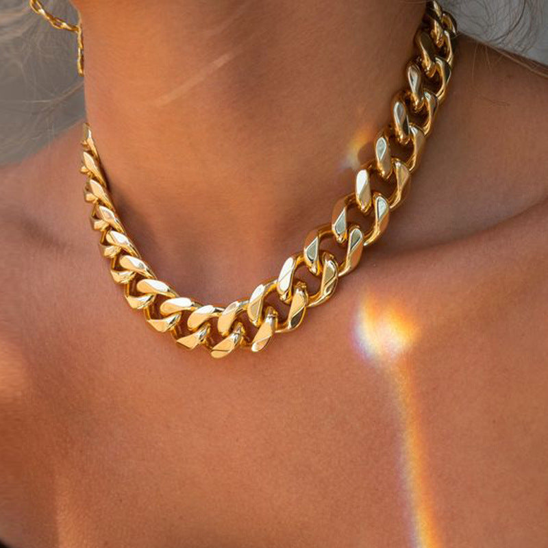 Damenkette im eleganten und modernen Gliederdesign Shop Nory