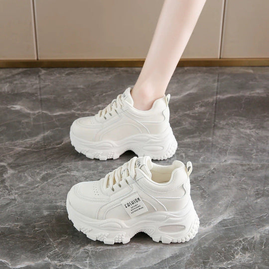 Damen Sportliche Chunky Sneakers mit gehobenem Komfort und trendiger Profilsohle