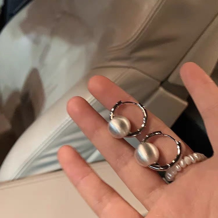 Damen Ohrringe mit edlem Perlenverschluss und modernem Ringdesign Shop Nory