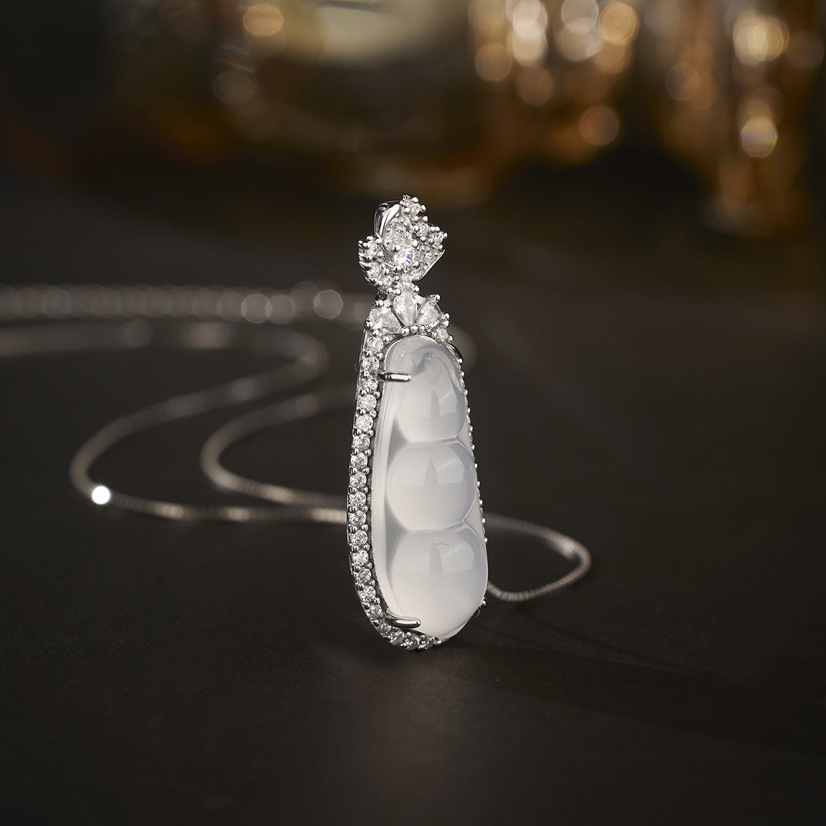 Damen Halskette mit luxuriösem Anhänger aus Halbedelstein und funkelnden Zirkonia-Elementen Shop Nory