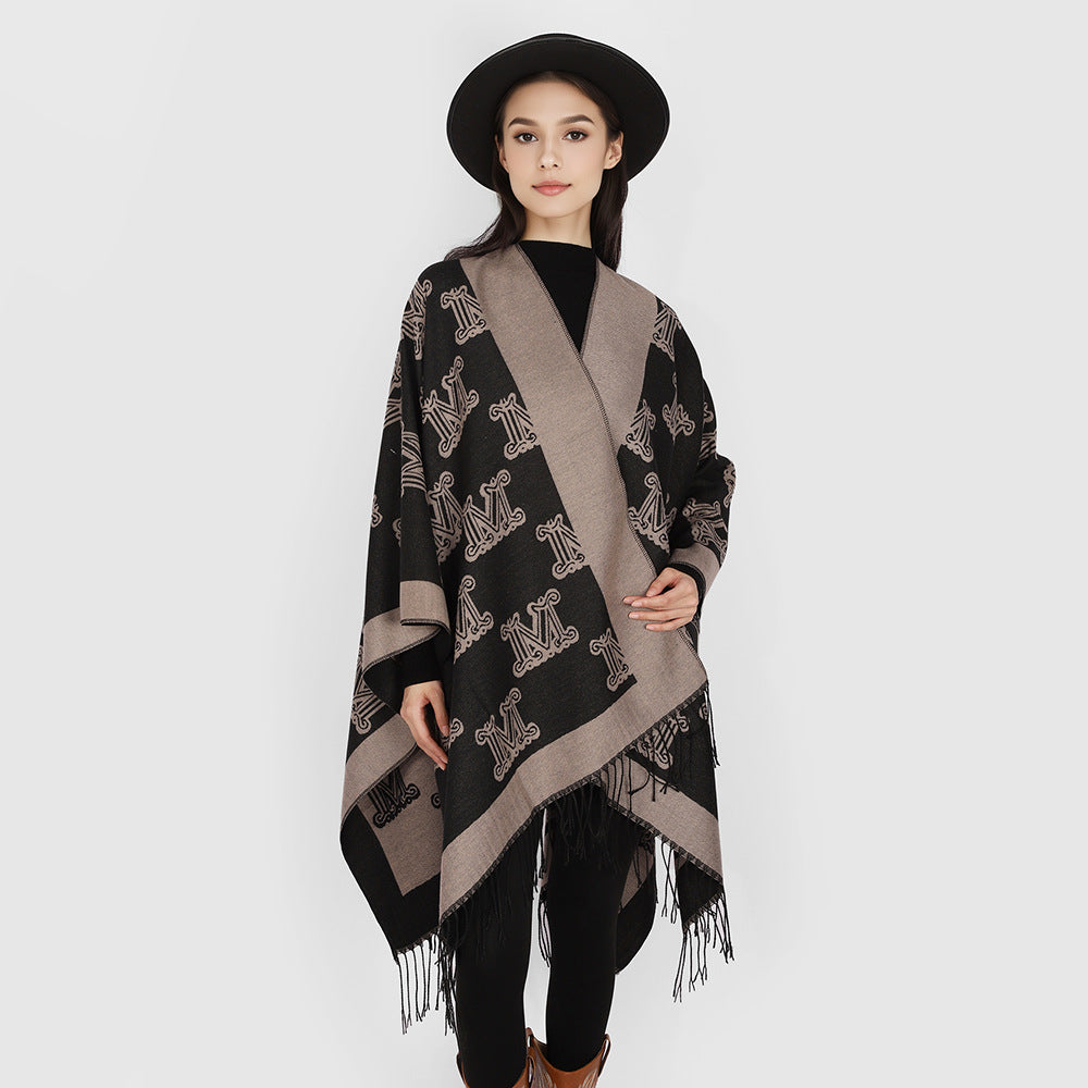 Damen Jacquardponcho mit Monogramm-Allover und Fransensaum Shop Nory