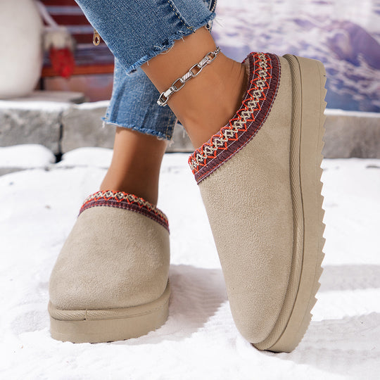 Damen Gefütterte Loafer‑Hausschuhe aus Wildlederimitat mit besticktem Rand und profiliertem Plateau Shop Nory