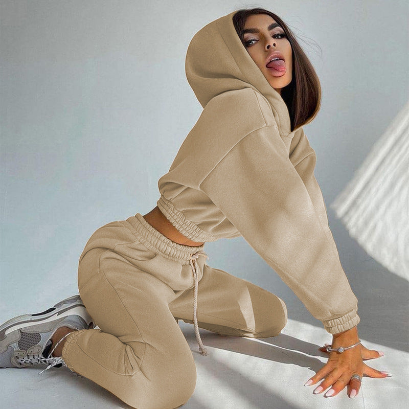 Damen cropped Kapuzen-Sweatset mit elastischem Rippbund und High-Waist Jogginghose Shop Nory