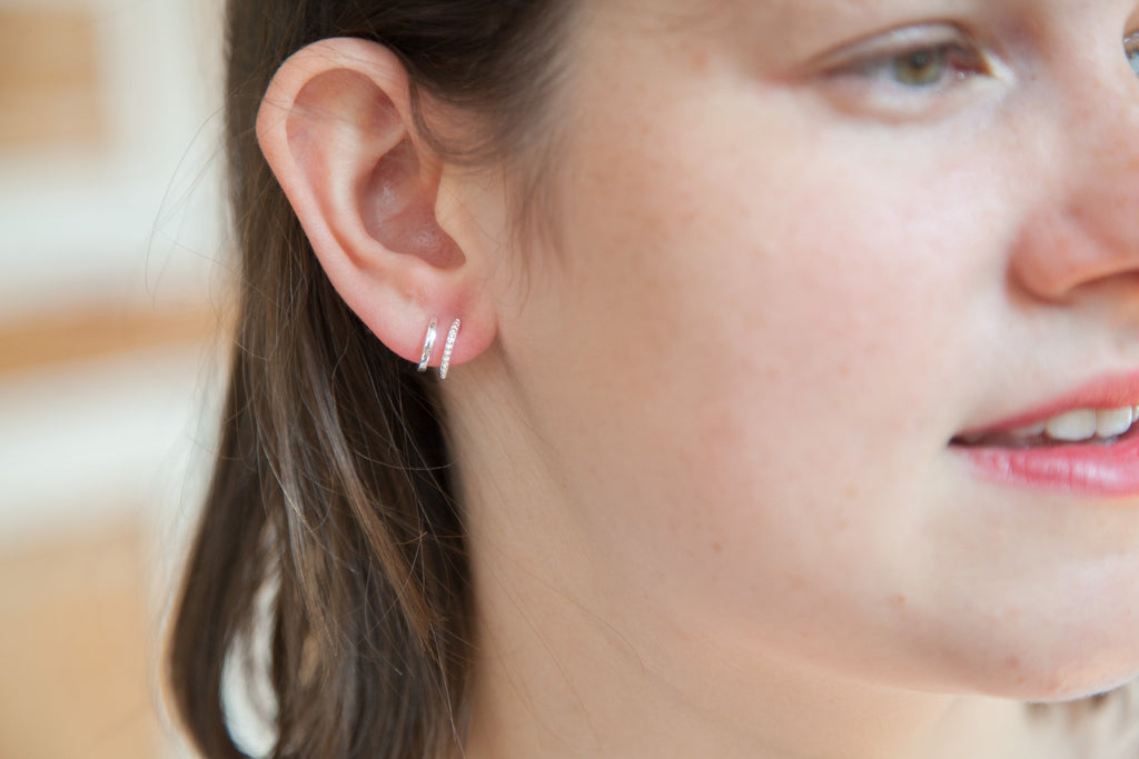 Ohrringe Creolen Doppel Stecker aus Silber | Shop Nory