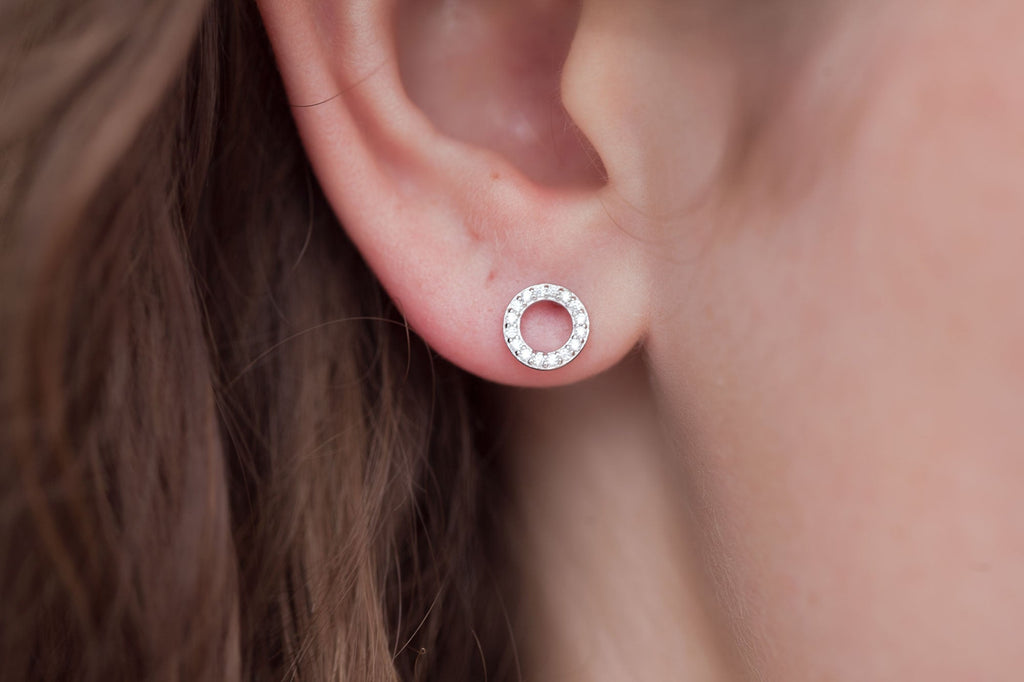 Ohrstecker Kreis mit Zirkoniasteinen Silber - Ohrringe für Damen | Shop Nory