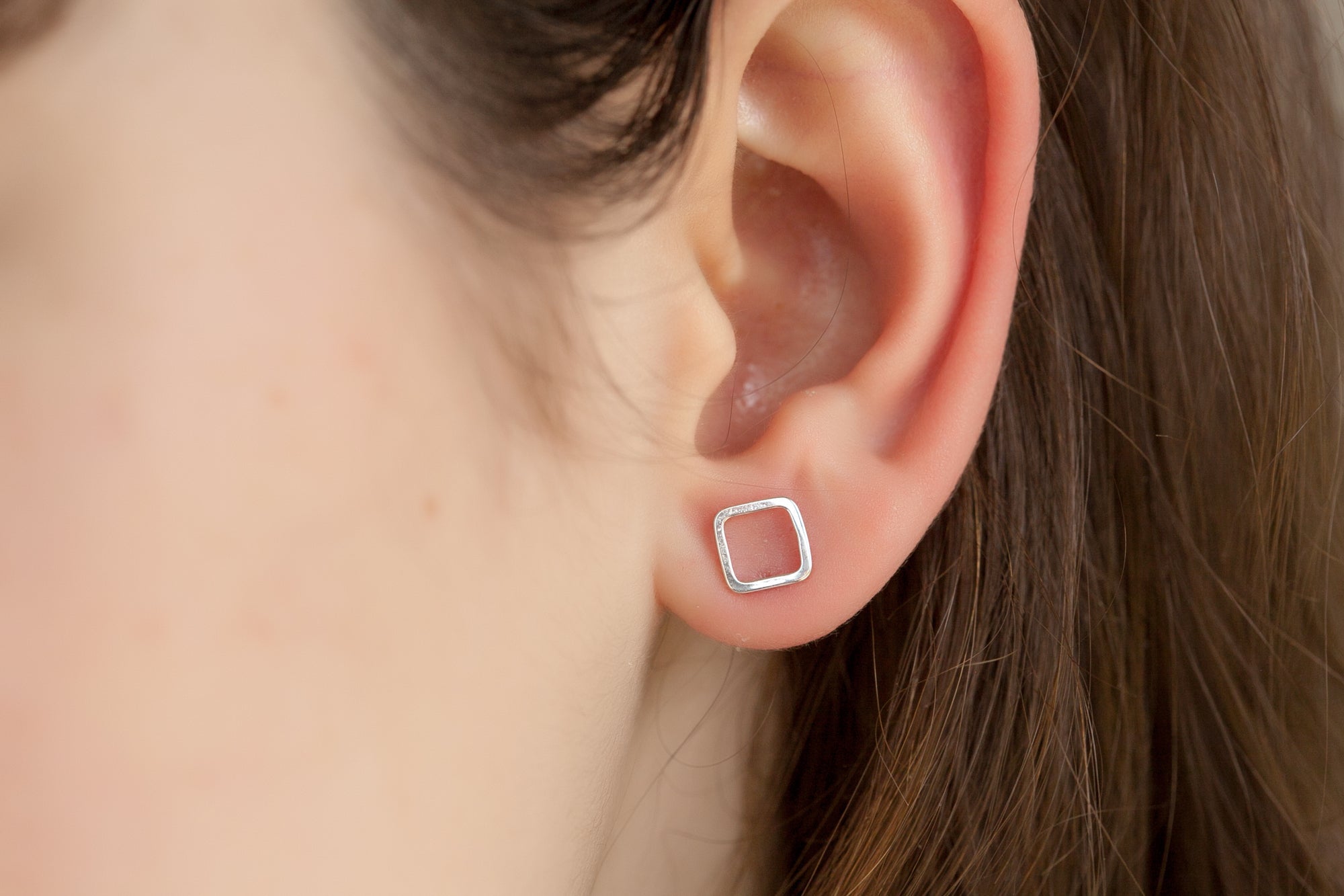 Ohrringe Viereck aus Silber, Ohrstecker Quadrat für Damen | Shop Nory