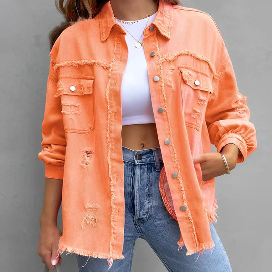 Zerrissenes Denim-Hemd mit Knopfleiste