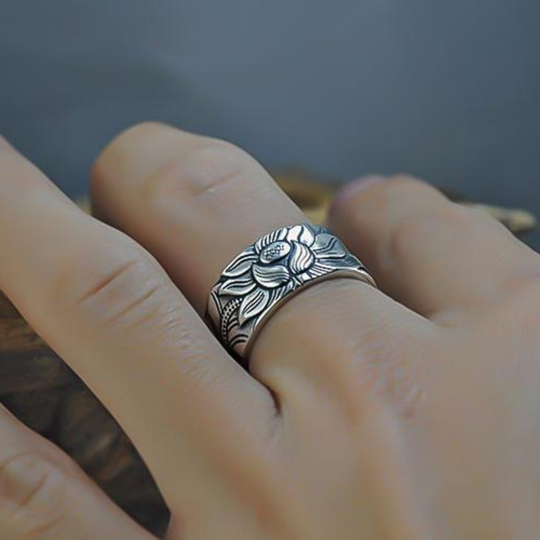 Silberner Lotus-Sutra-Ring | Shop Nory