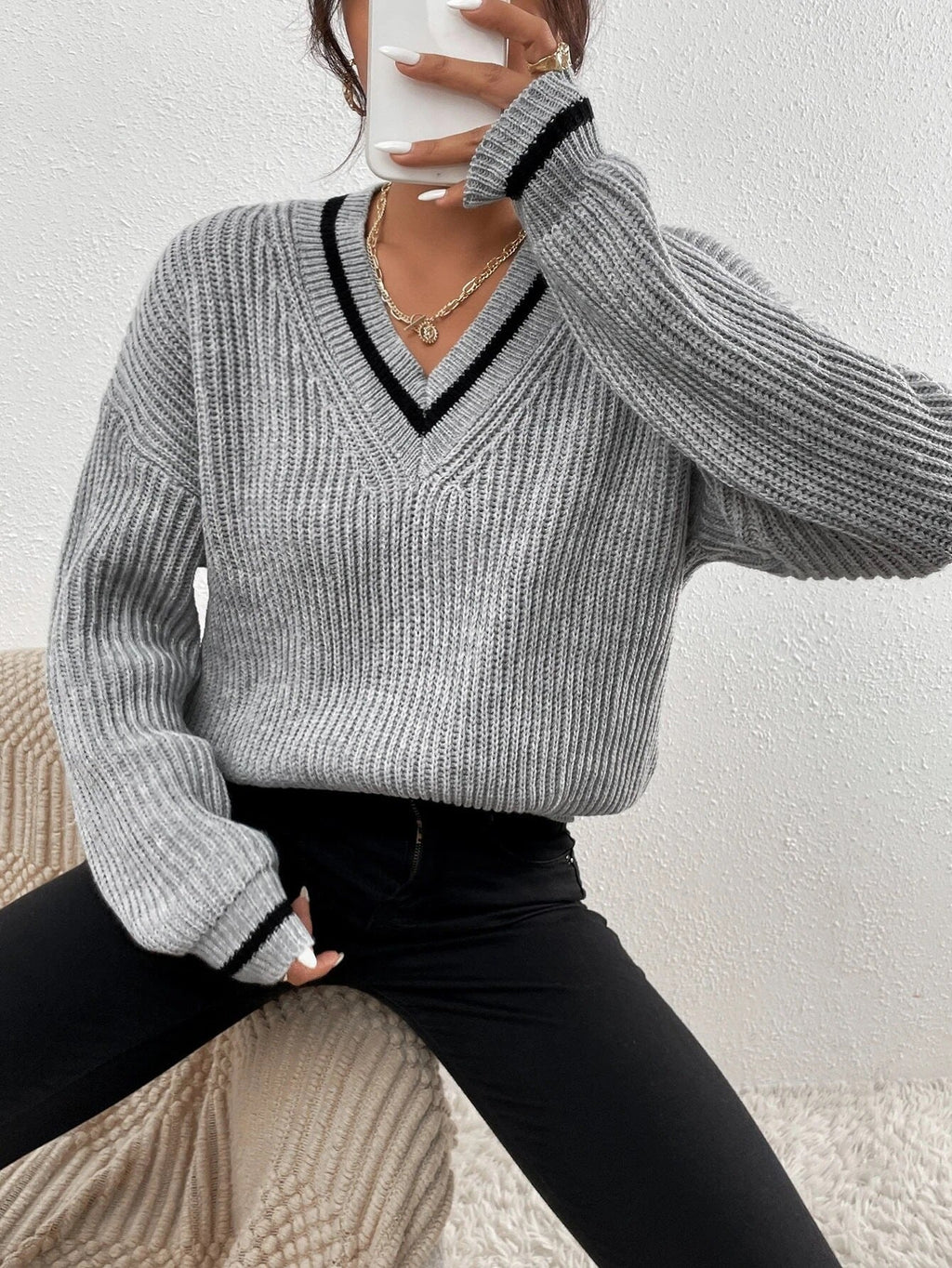 Shopnory | Pullover mit V-Ausschnitt und Patchwork