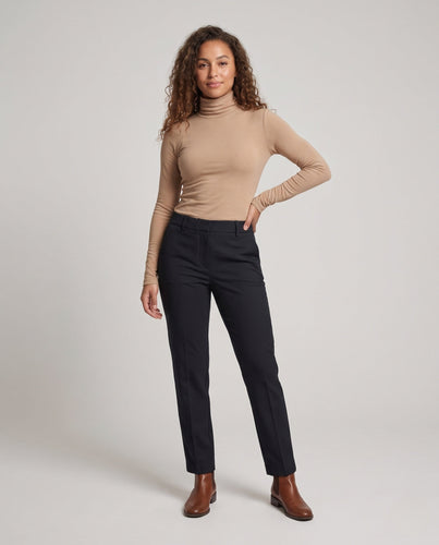 Damen Figurbetonter Feinstrick-Rollkragenpullover mit leichter Stretchqualität Shop Nory