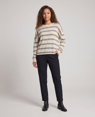 Damen Gestreifter Oversize-Feinstrickpullover mit U-Boot-Ausschnitt Shop Nory