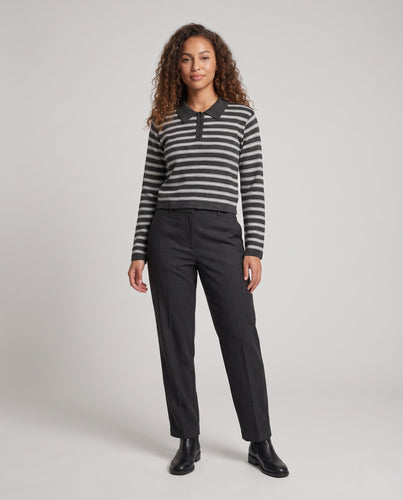 Damen Gestreiftes kurzgeschnittenes Poloshirt aus Feinstrick mit Knopfleiste und lässiger Cropped-Silhouette Shop Nory
