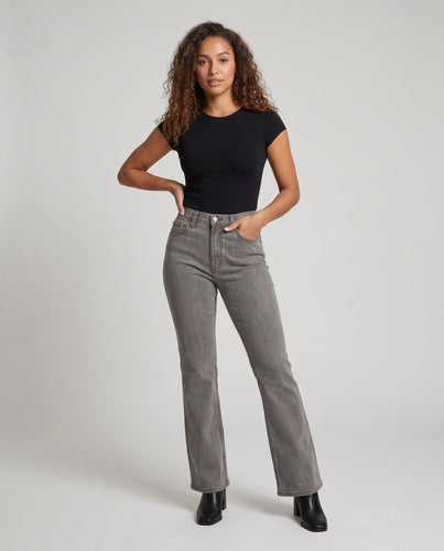Damen Hochtaillierte gerade Jeanshose mit leichtem Bootcut Shop Nory