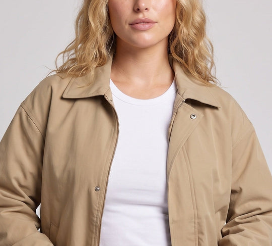 Damen Leichte Hemdjacke im Oversize‑Look mit Hemdkragen und verdeckter Druckknopfleiste Shop Nory