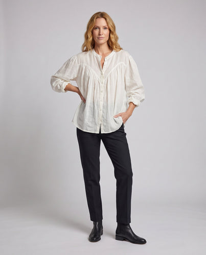 Damen Leichte Oversize‑Leinenbluse mit Knopfleiste und geraffter Vorderpartie Shop Nory