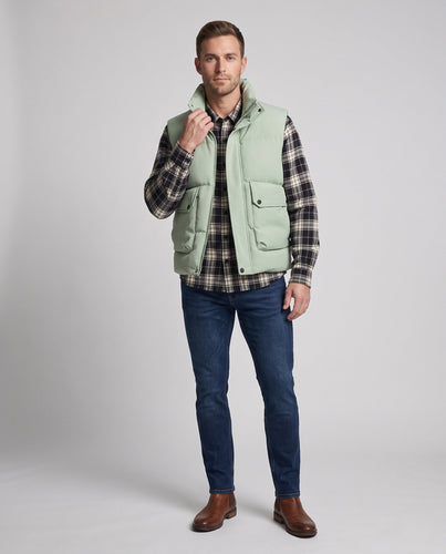 Herren Gepolsterte Ärmellose Thermoweste im urbanen Layering‑Style mit hohem Stehkragen und aufgesetzten Klappentaschen Shop Nory